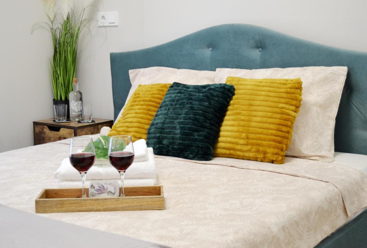 Sunshine - New & Quiet 1Br Apt, Business Area, Close To Airport, Highway A3, Subway 布加勒斯特 外观 照片